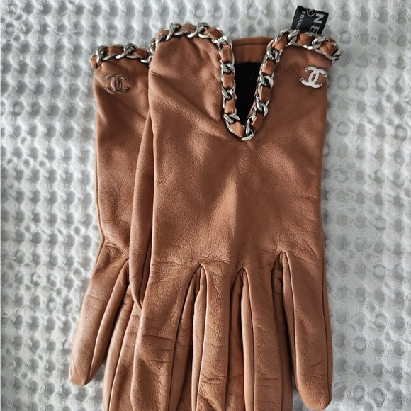 100% AUTHENTIC CHANEL GLOVES BRAND NEW - MADE IN FRANCE - Picture 7 of 7